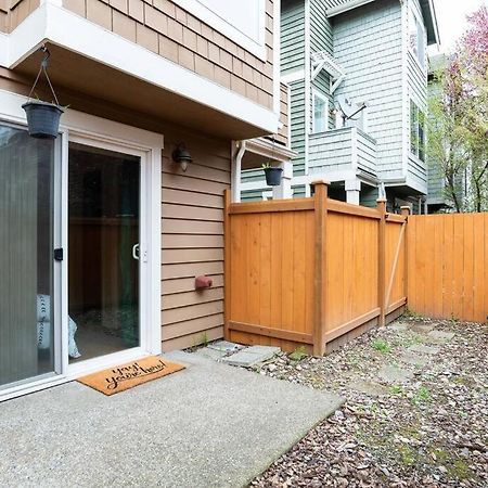 Snug Suite Near Greenlake! シアトル エクステリア 写真